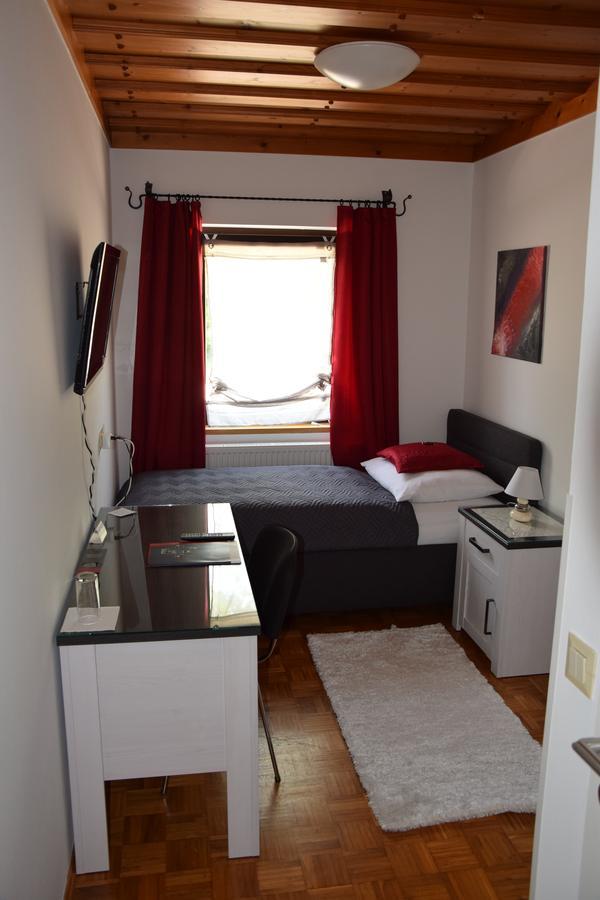 Landgasthof Steinmuehl Hofbauer Fruehstueckspension Und Campingplatz Waidhofen-Ybbs Dış mekan fotoğraf